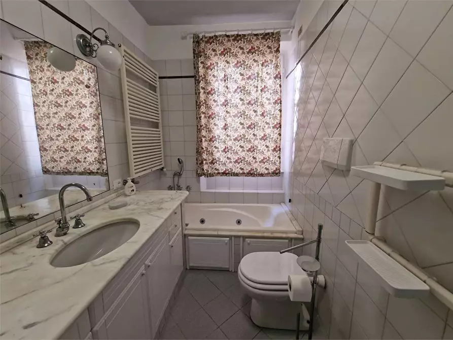 Immagine 16 di Casa indipendente in affitto  in via Piave a Forte Dei Marmi