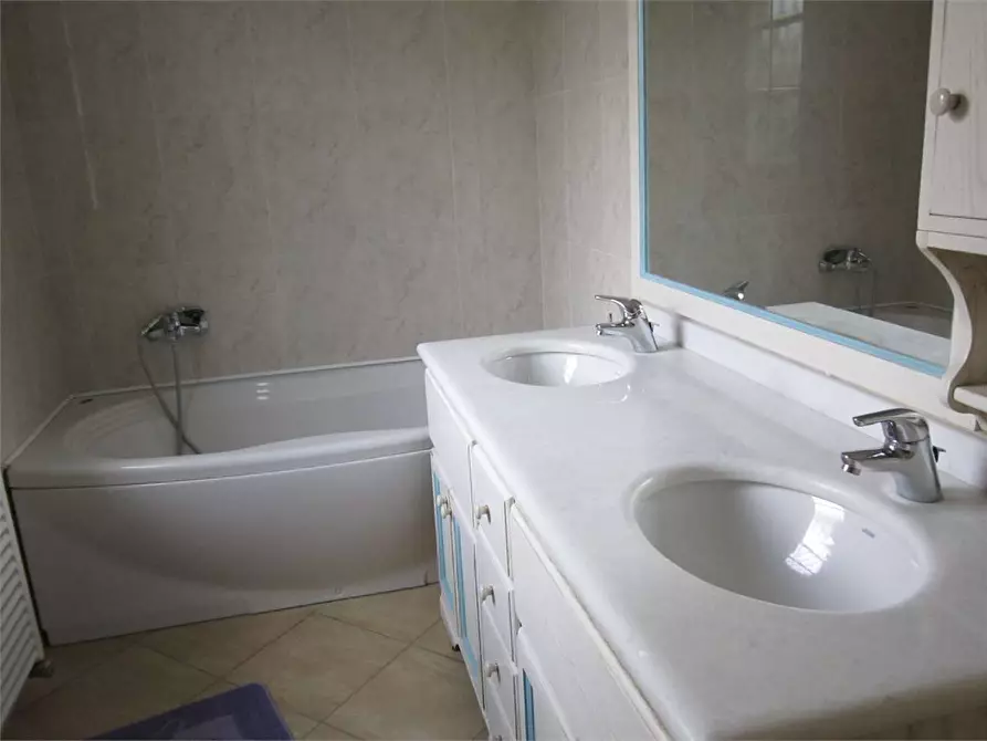 Immagine 24 di Casa bifamiliare in affitto  in via canova a Forte Dei Marmi