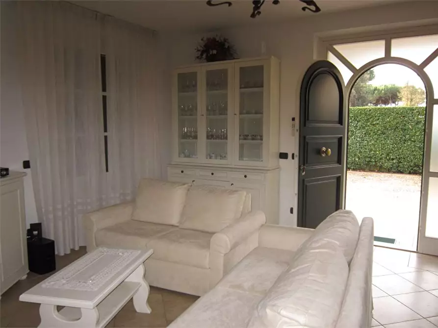 Immagine 8 di Casa bifamiliare in affitto  in via canova a Forte Dei Marmi