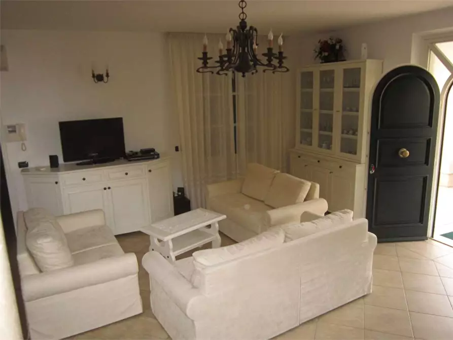 Immagine 13 di Casa bifamiliare in affitto  in via canova a Forte Dei Marmi