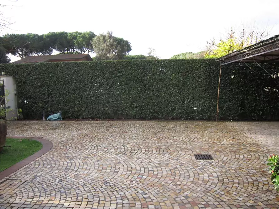 Immagine 38 di Casa bifamiliare in affitto  in via canova a Forte Dei Marmi