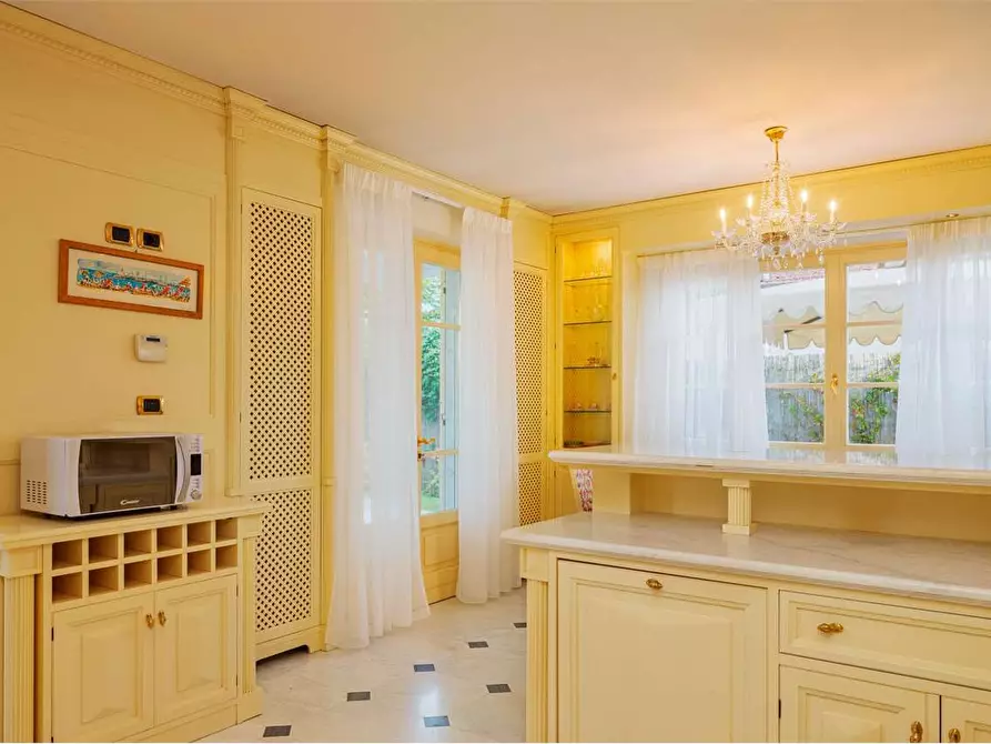 Immagine 9 di Villa in affitto  in Via Ariosto a Forte Dei Marmi