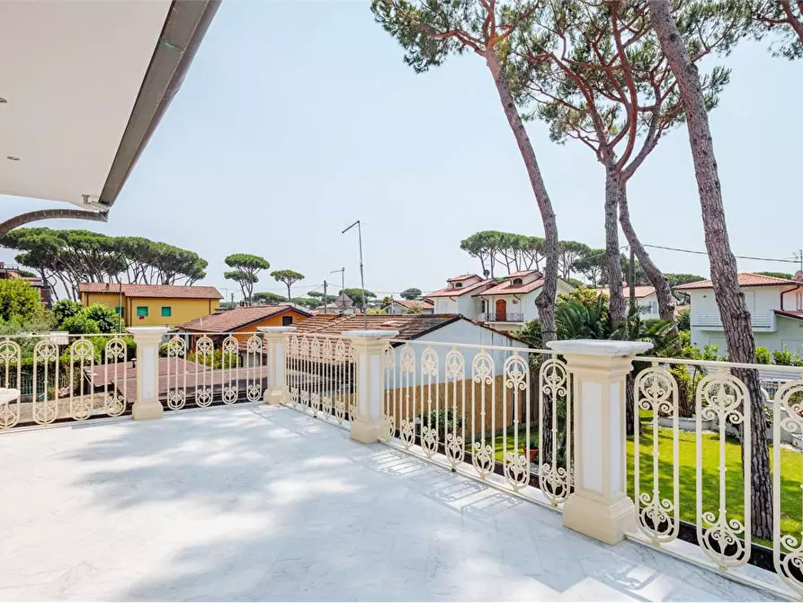 Immagine 7 di Villa in affitto  in Via Ariosto a Forte Dei Marmi
