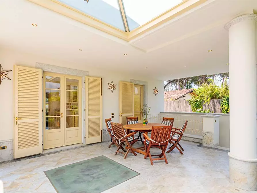 Immagine 10 di Villa in affitto  in Via Ariosto a Forte Dei Marmi