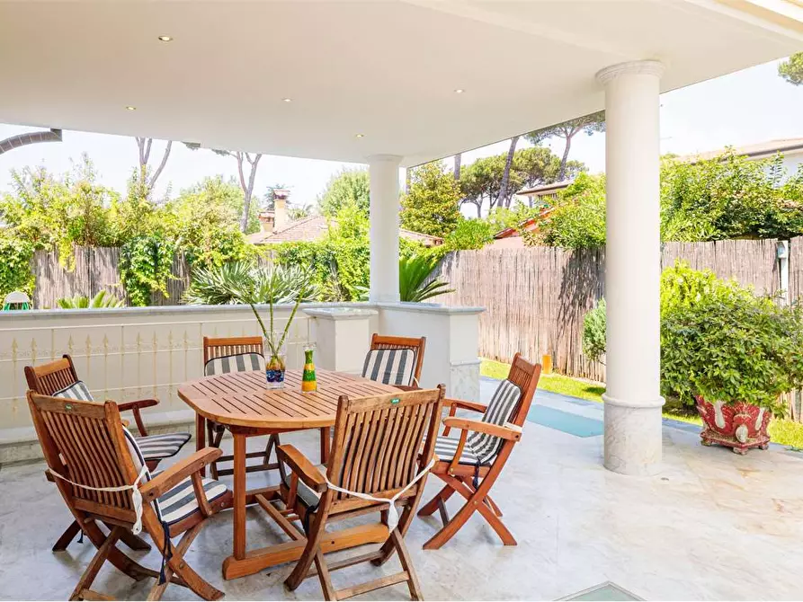 Immagine 16 di Villa in affitto  in Via Ariosto a Forte Dei Marmi