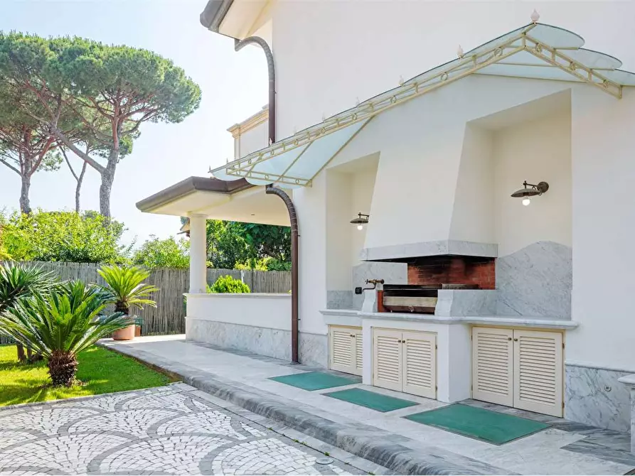 Immagine 8 di Villa in affitto  in Via Ariosto a Forte Dei Marmi