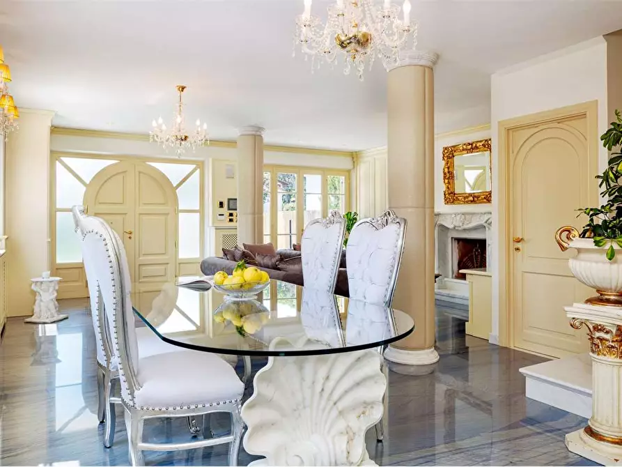 Immagine 3 di Villa in affitto  in Via Ariosto a Forte Dei Marmi