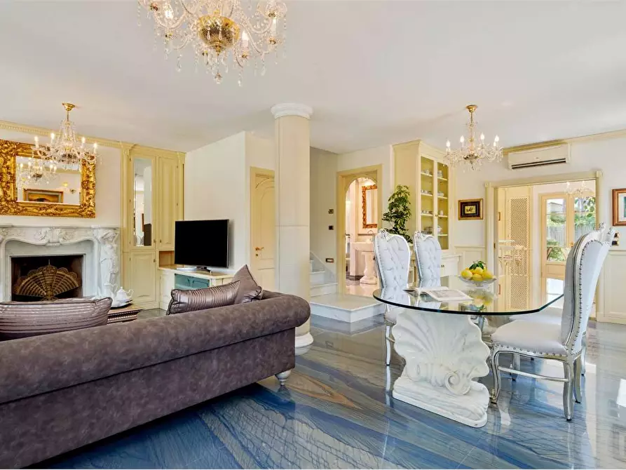 Immagine 14 di Villa in affitto  in Via Ariosto a Forte Dei Marmi