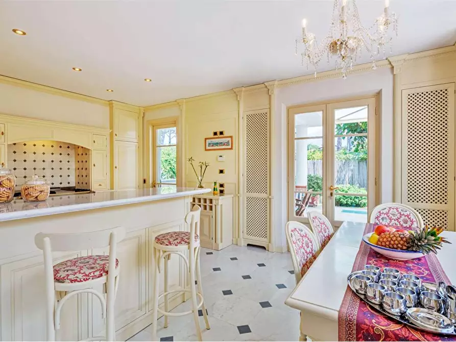 Immagine 5 di Villa in affitto  in Via Ariosto a Forte Dei Marmi