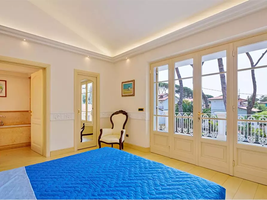 Immagine 22 di Villa in affitto  in Via Ariosto a Forte Dei Marmi
