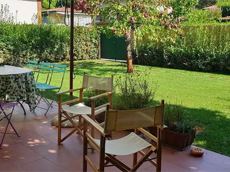 Immagine 1 di Casa bifamiliare in affitto  in Via Dei Medici a Forte Dei Marmi