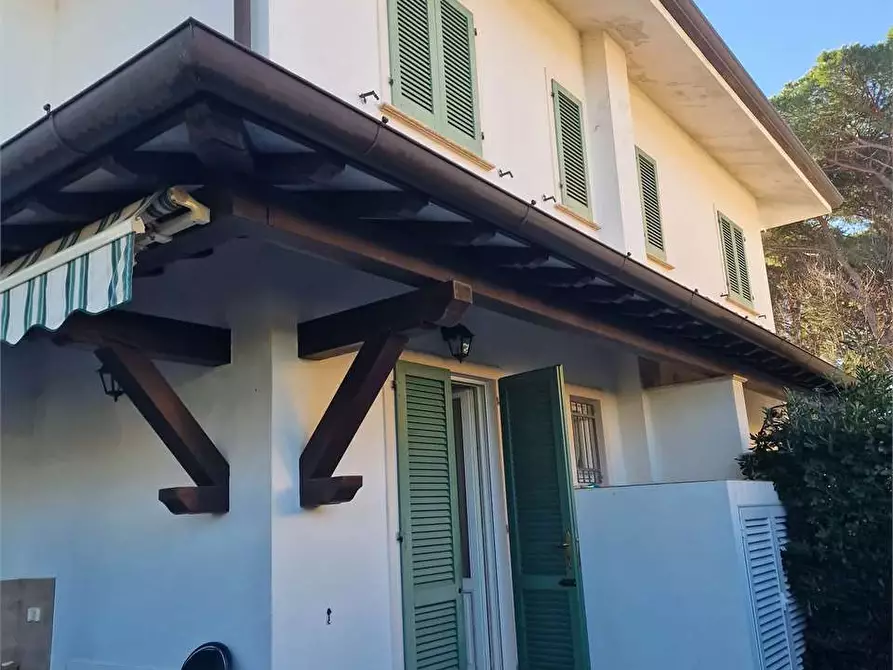 Immagine 10 di Casa bifamiliare in vendita  in Via Lorenzo dei Medici a Forte Dei Marmi