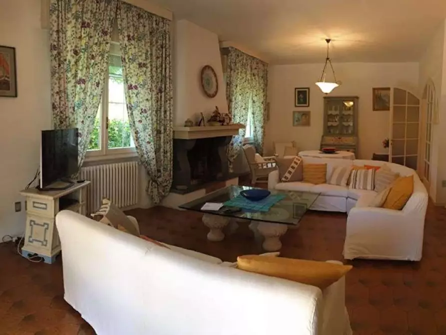 Immagine 15 di Villa in vendita  in Via Pablo Neruda a Forte Dei Marmi