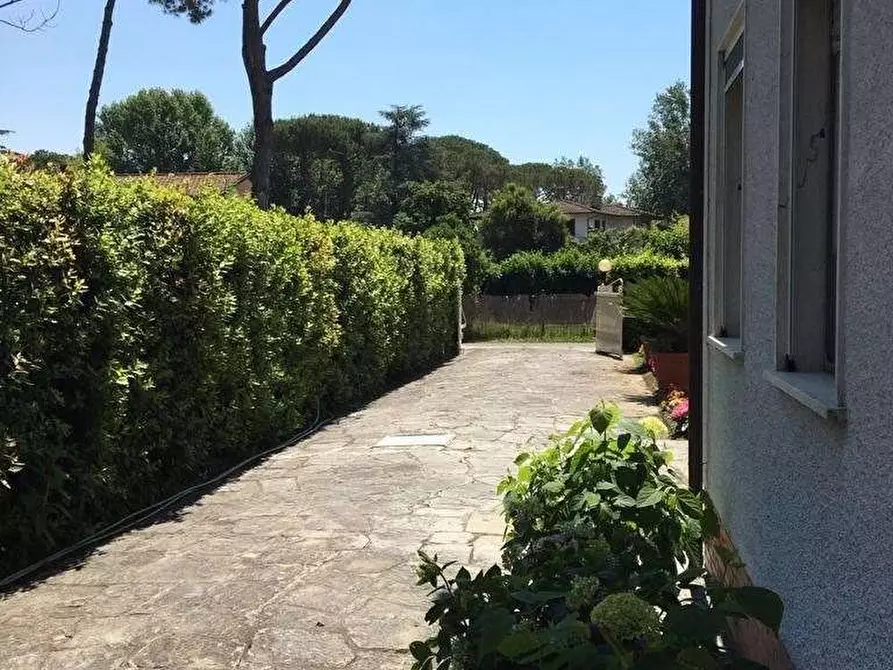Immagine 31 di Villa in vendita  in Via Pablo Neruda a Forte Dei Marmi