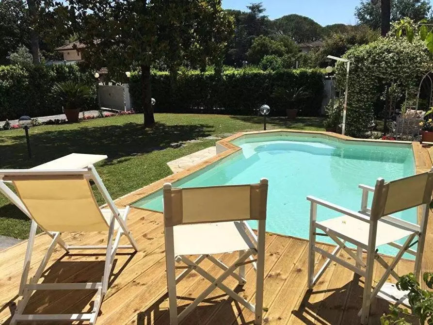 Immagine 4 di Villa in vendita  in Via Pablo Neruda a Forte Dei Marmi