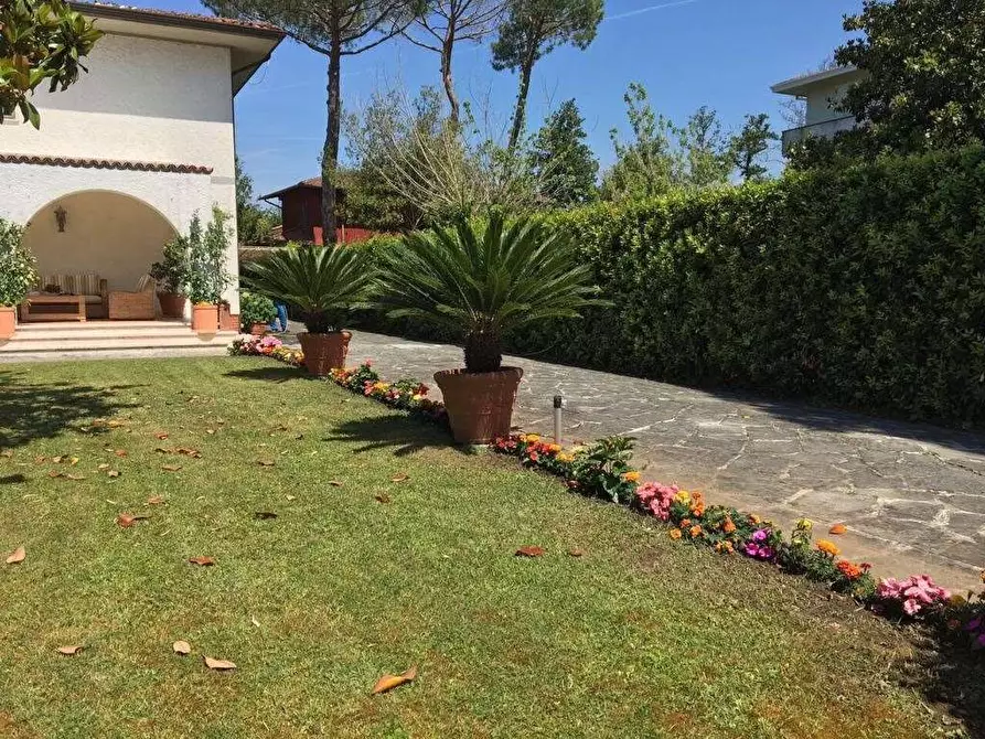 Immagine 33 di Villa in vendita  in Via Pablo Neruda a Forte Dei Marmi
