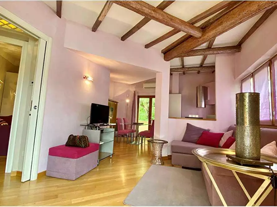 Immagine 3 di Appartamento in affitto  in Via Volta a Forte Dei Marmi