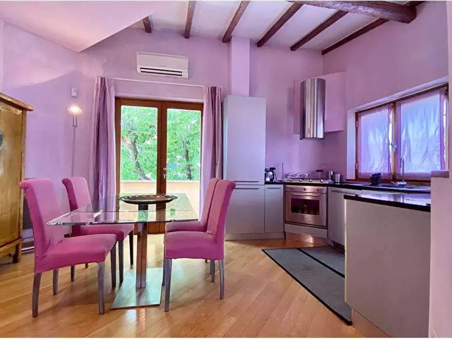 Immagine 1 di Appartamento in affitto  in Via Volta a Forte Dei Marmi