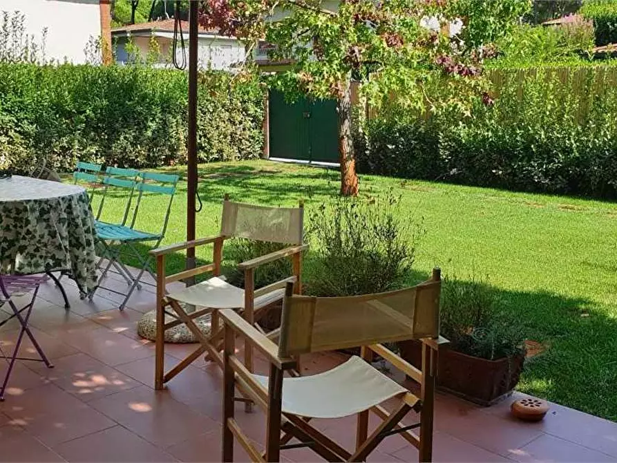 Immagine 2 di Casa bifamiliare in affitto  in Via Ferrucci a Forte Dei Marmi