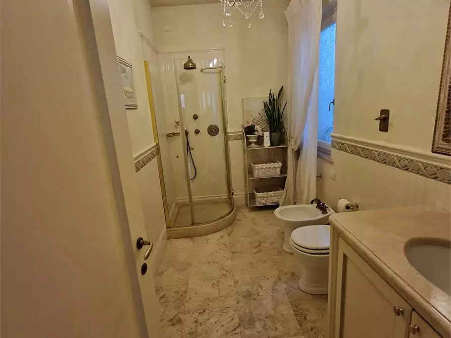 Immagine 15 di Villa in affitto  in Via F. Crispi a Forte Dei Marmi