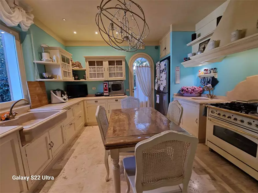 Immagine 19 di Villa in affitto  in Via F. Crispi a Forte Dei Marmi