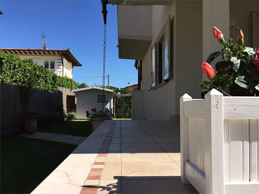 Immagine 32 di Villa in affitto  in Via Tremaiola a Pietrasanta