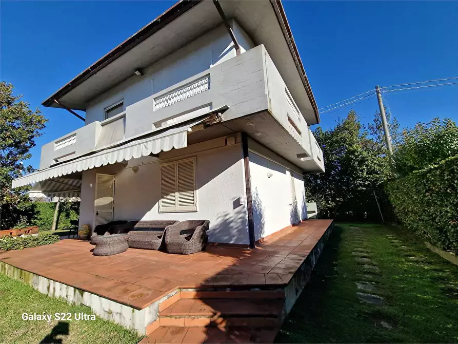 Immagine 3 di Villa in affitto  in Via Cavour a Forte Dei Marmi