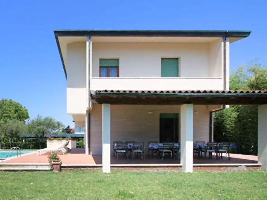 Immagine 8 di Villa in affitto  in Via Lorenzo dei Medici a Forte Dei Marmi