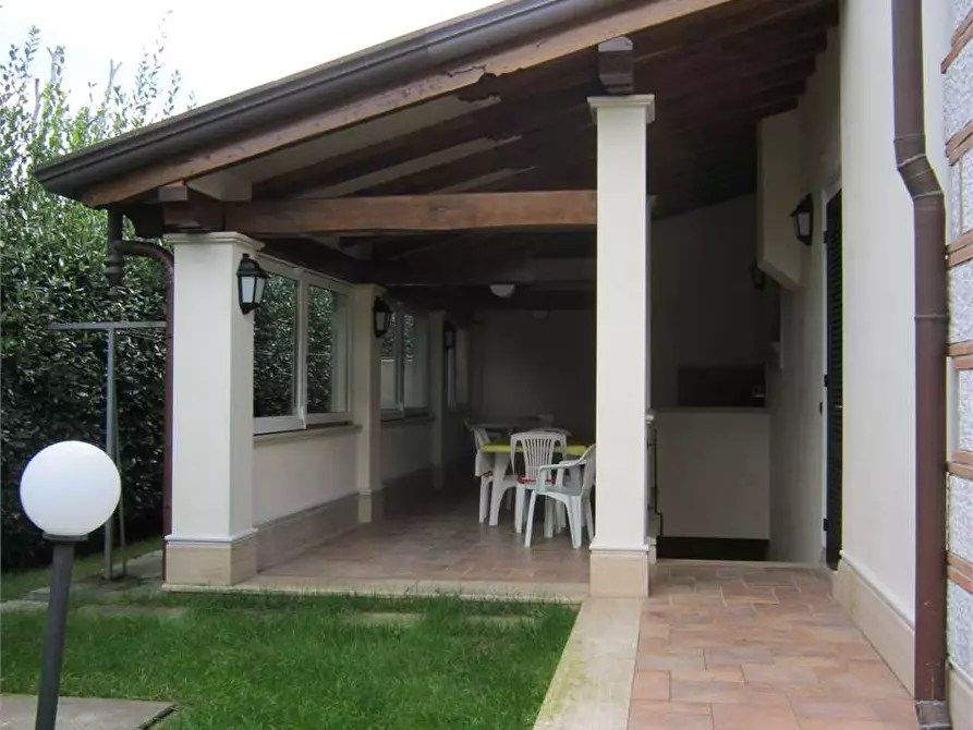 Immagine 5 di Casa bifamiliare in affitto  in via canova a Forte Dei Marmi