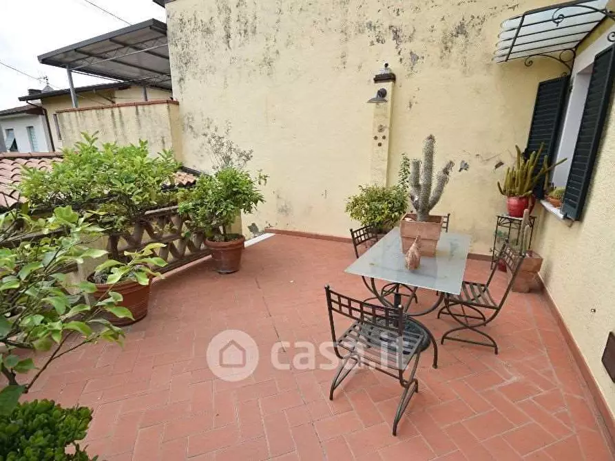 Immagine 4 di Porzione di casa in vendita  in Via degli olmi  a Forte Dei Marmi