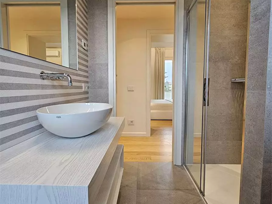 Immagine 21 di Casa bifamiliare in affitto  in Via Volta a Forte Dei Marmi