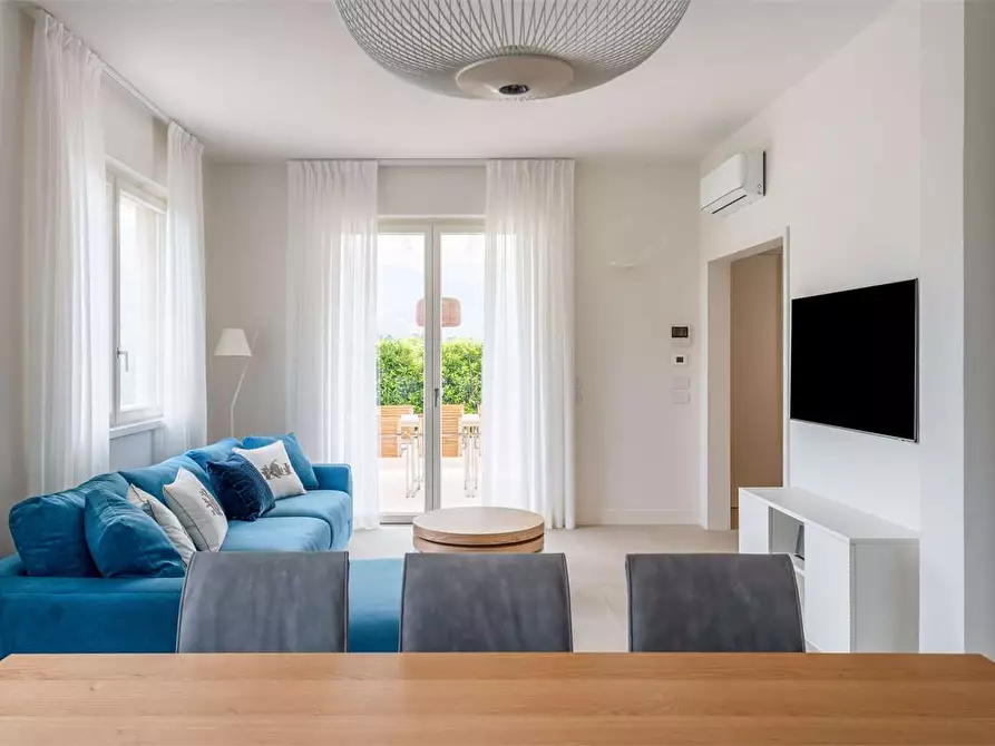 Immagine 15 di Casa bifamiliare in affitto  in Via Volta a Forte Dei Marmi