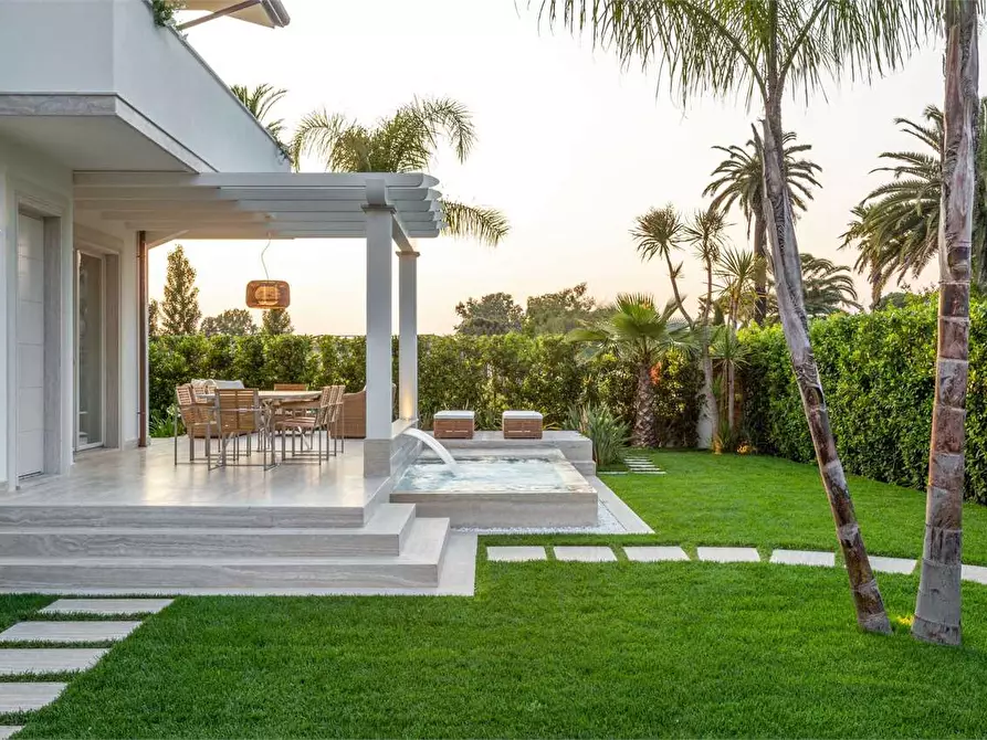 Immagine 7 di Casa bifamiliare in affitto  in Via Volta a Forte Dei Marmi