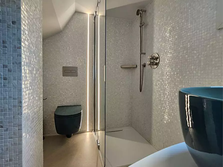 Immagine 26 di Casa bifamiliare in affitto  in Via Volta a Forte Dei Marmi