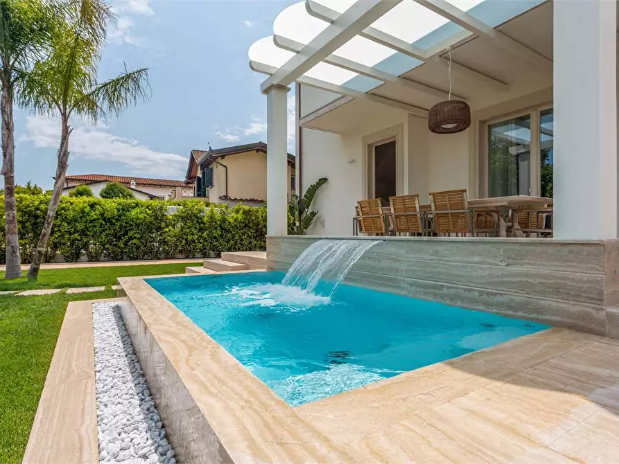 Immagine 2 di Casa bifamiliare in affitto  in Via Picasso a Forte Dei Marmi