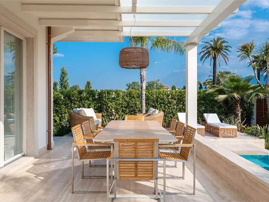 Immagine 5 di Casa bifamiliare in affitto  in Via Volta a Forte Dei Marmi