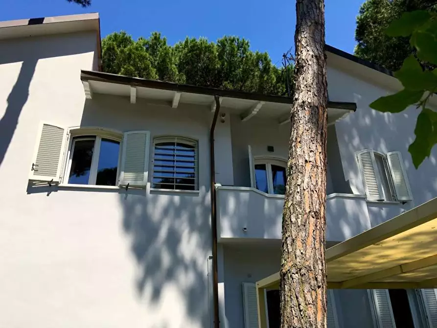 Immagine 1 di Casa bifamiliare in affitto  in Via Canova a Forte Dei Marmi