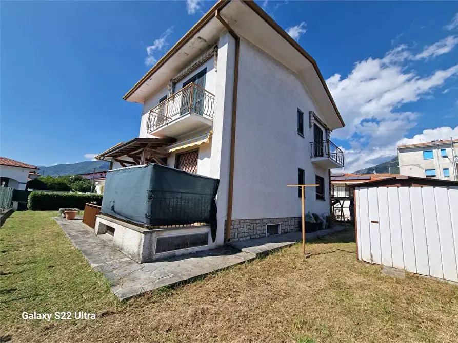 Immagine 27 di Casa indipendente in vendita  in Via  Salvatori a Seravezza