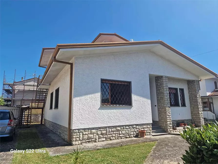 Immagine 28 di Casa indipendente in vendita  in Via  Salvatori a Seravezza