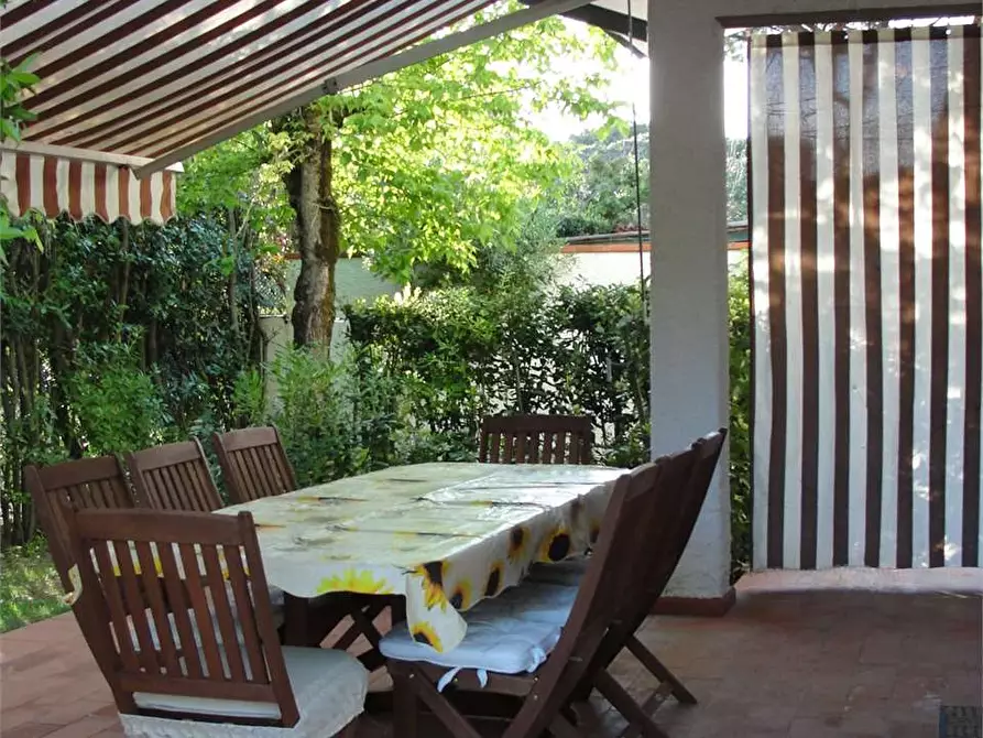 Immagine 4 di Casa bifamiliare in vendita  in Via  XX Settembre a Forte Dei Marmi