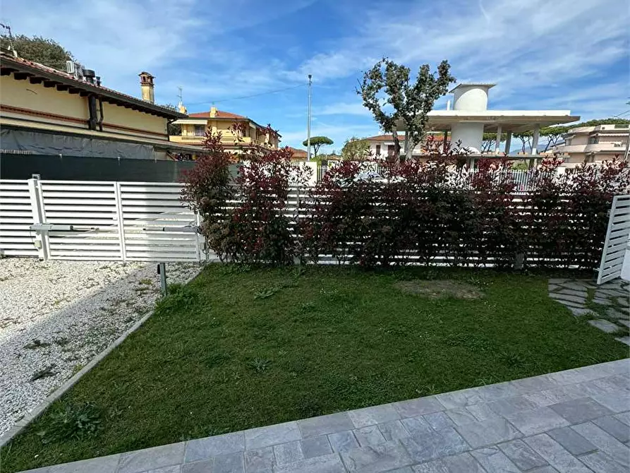 Immagine 3 di Appartamento in affitto  in Via  Marietta a Montignoso