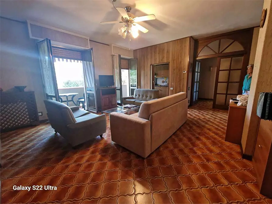 Immagine 7 di Appartamento in vendita  in Via  Pandolfino a Massa