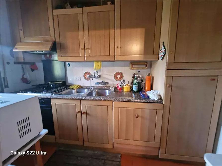 Immagine 9 di Appartamento in vendita  in Via  Pandolfino a Massa