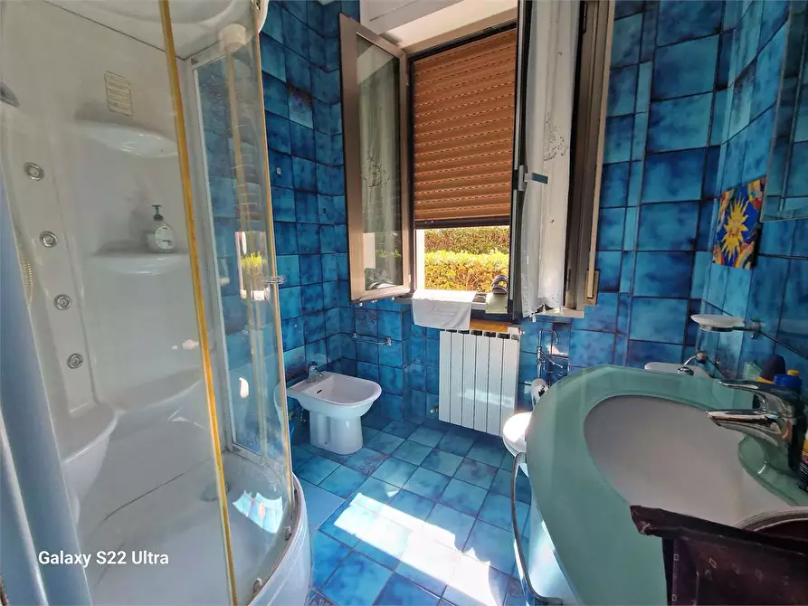 Immagine 21 di Appartamento in vendita  in Via  Pandolfino a Massa