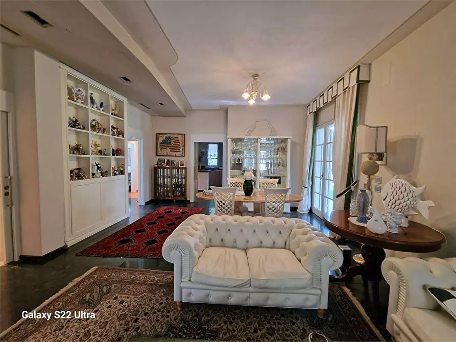 Immagine 23 di Villa in vendita  in Via Canova a Forte Dei Marmi