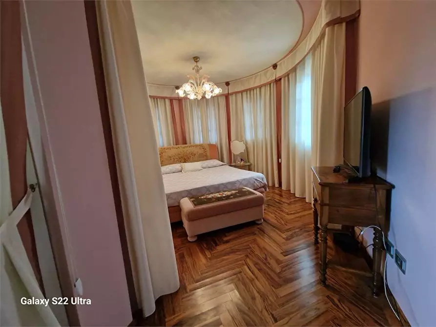 Immagine 48 di Villa in vendita  in Via Canova a Forte Dei Marmi