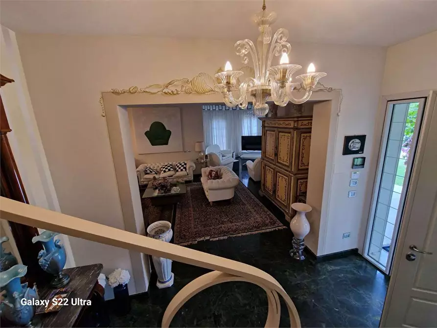 Immagine 30 di Villa in vendita  in Via Canova a Forte Dei Marmi