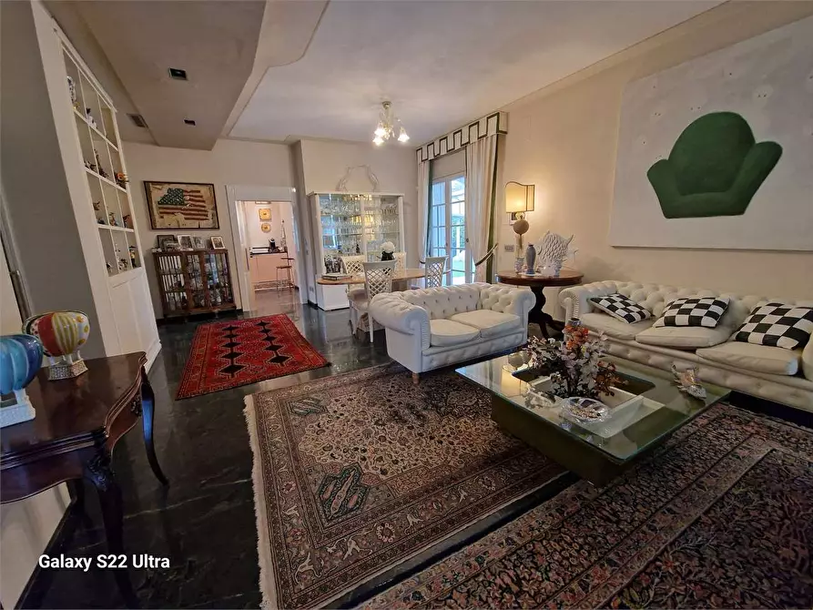 Immagine 31 di Villa in vendita  in Via Canova a Forte Dei Marmi