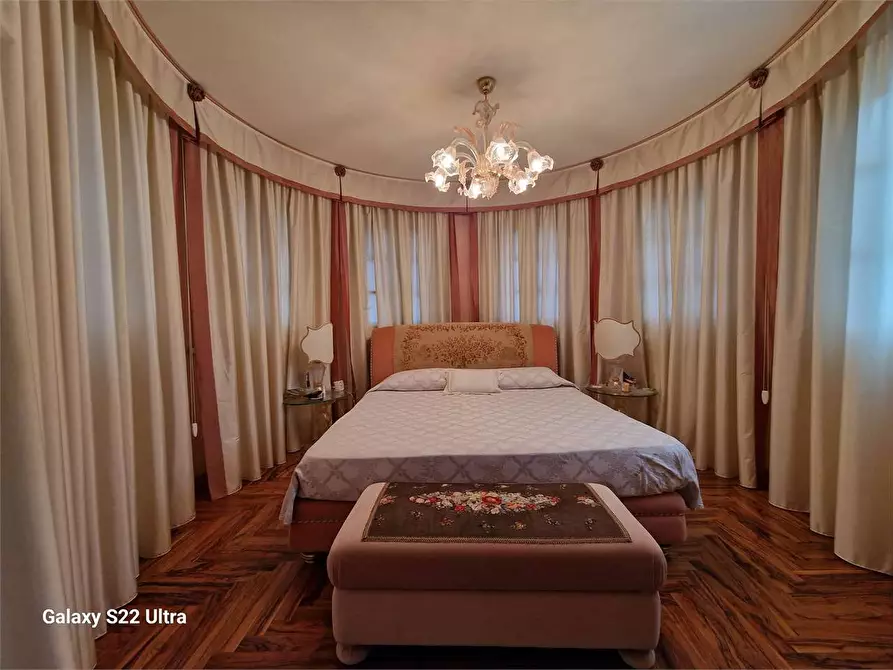 Immagine 38 di Villa in vendita  in Via Canova a Forte Dei Marmi