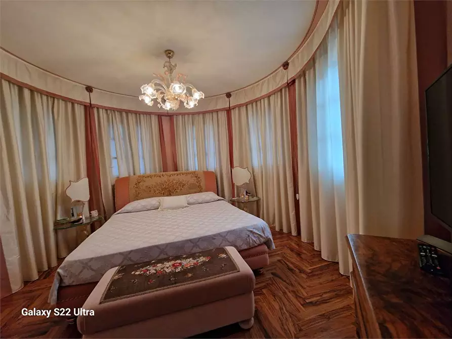 Immagine 39 di Villa in vendita  in Via Canova a Forte Dei Marmi